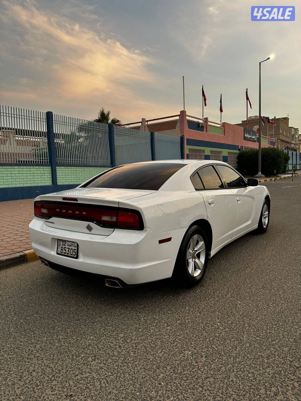 للبيع شارجر 6 سلندر1