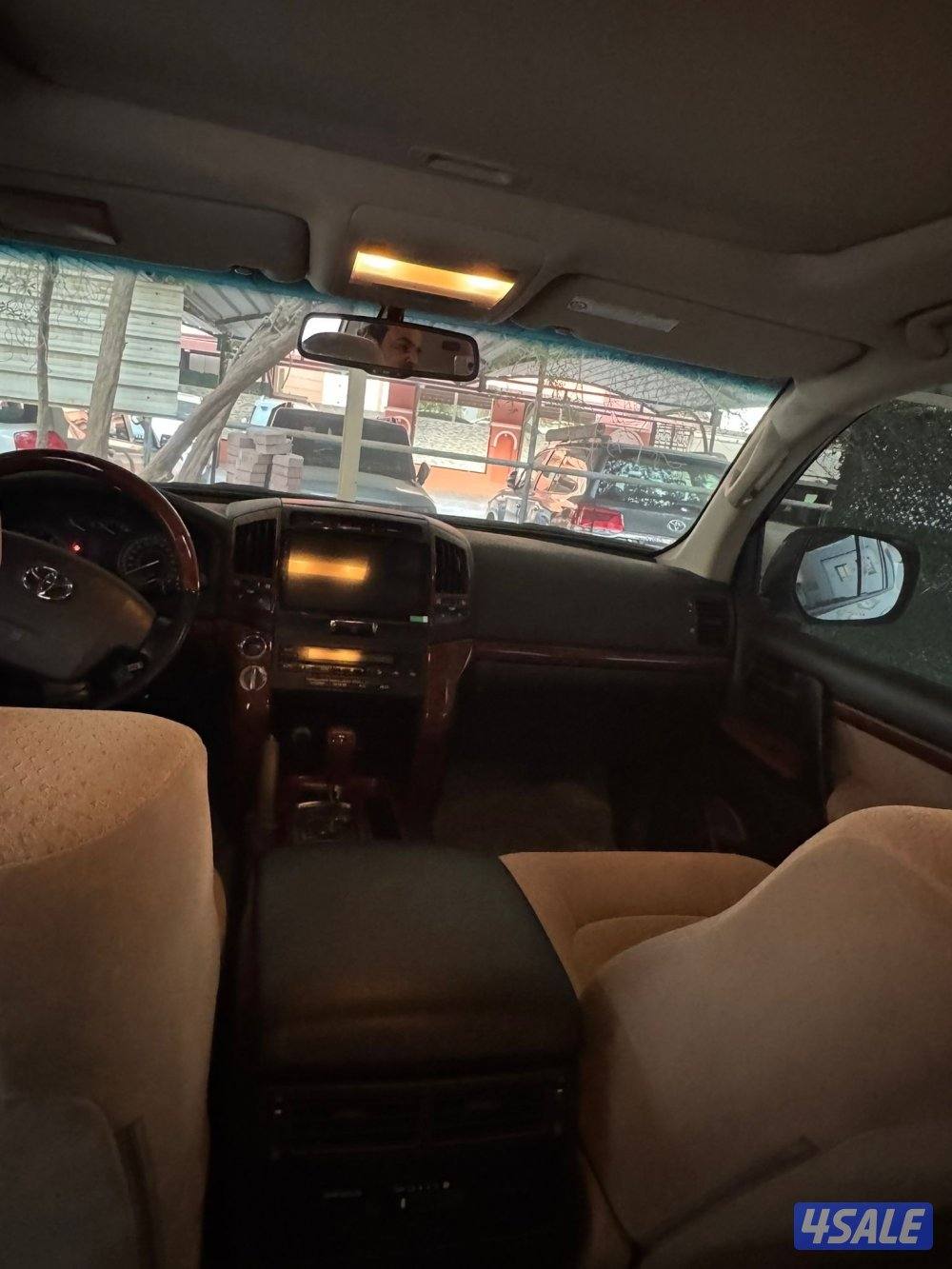لاندكروزر 2009 بحالة نادرة1