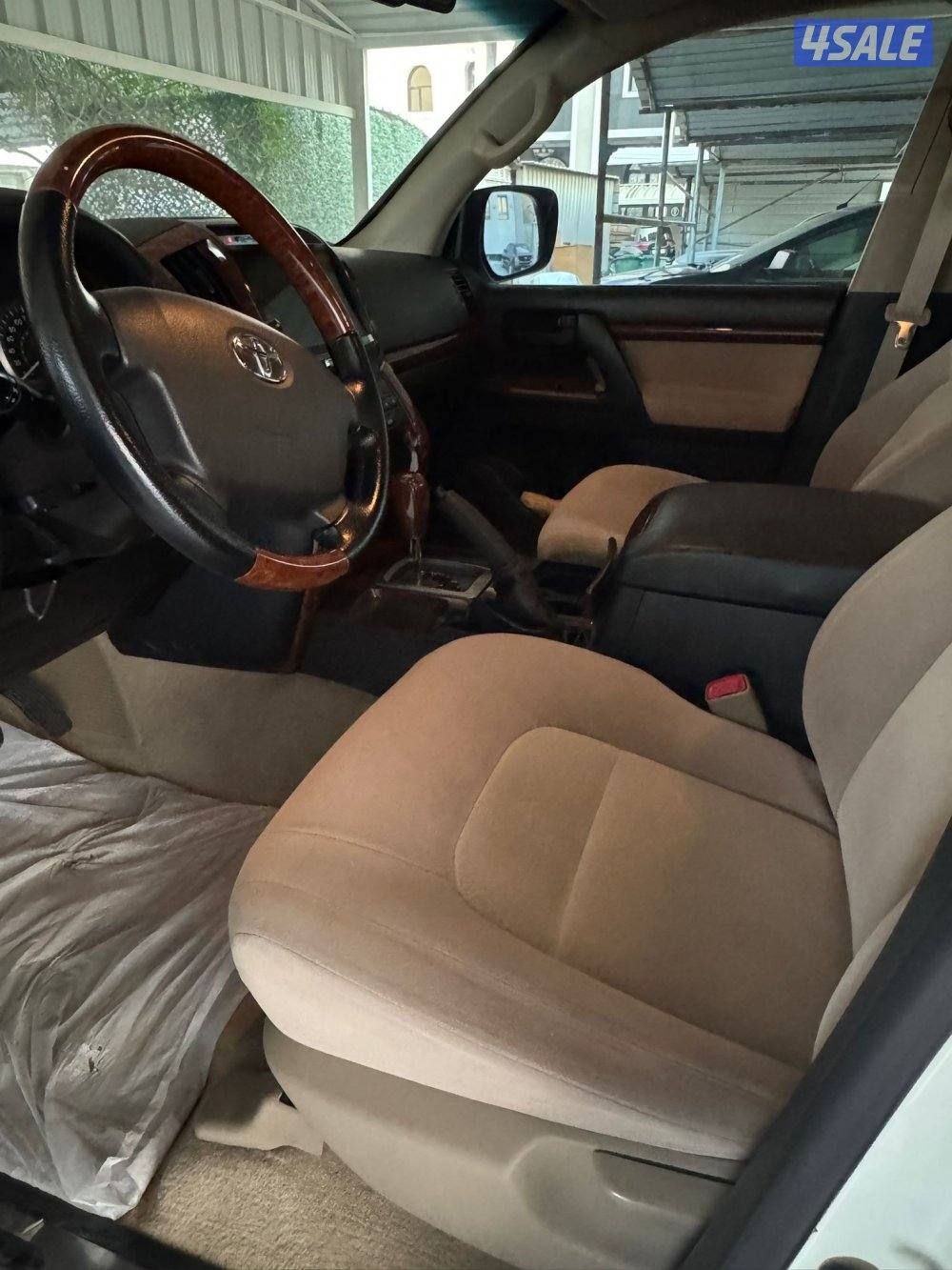 لاندكروزر 2009 بحالة نادرة3