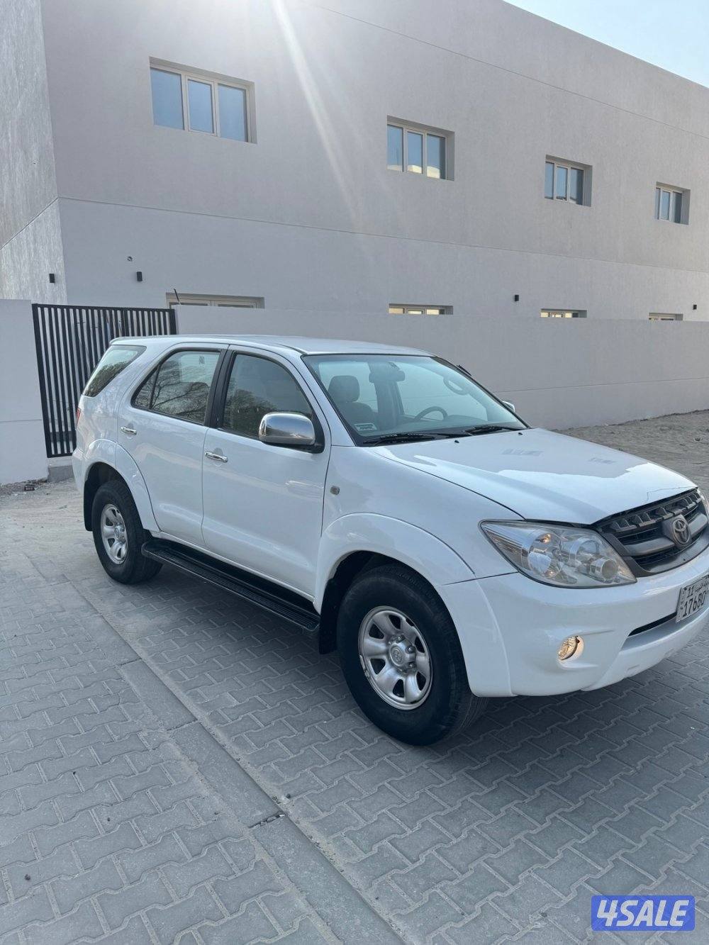 للبيع فورتنر 4 سلندر دبل قير شرط الفحص2