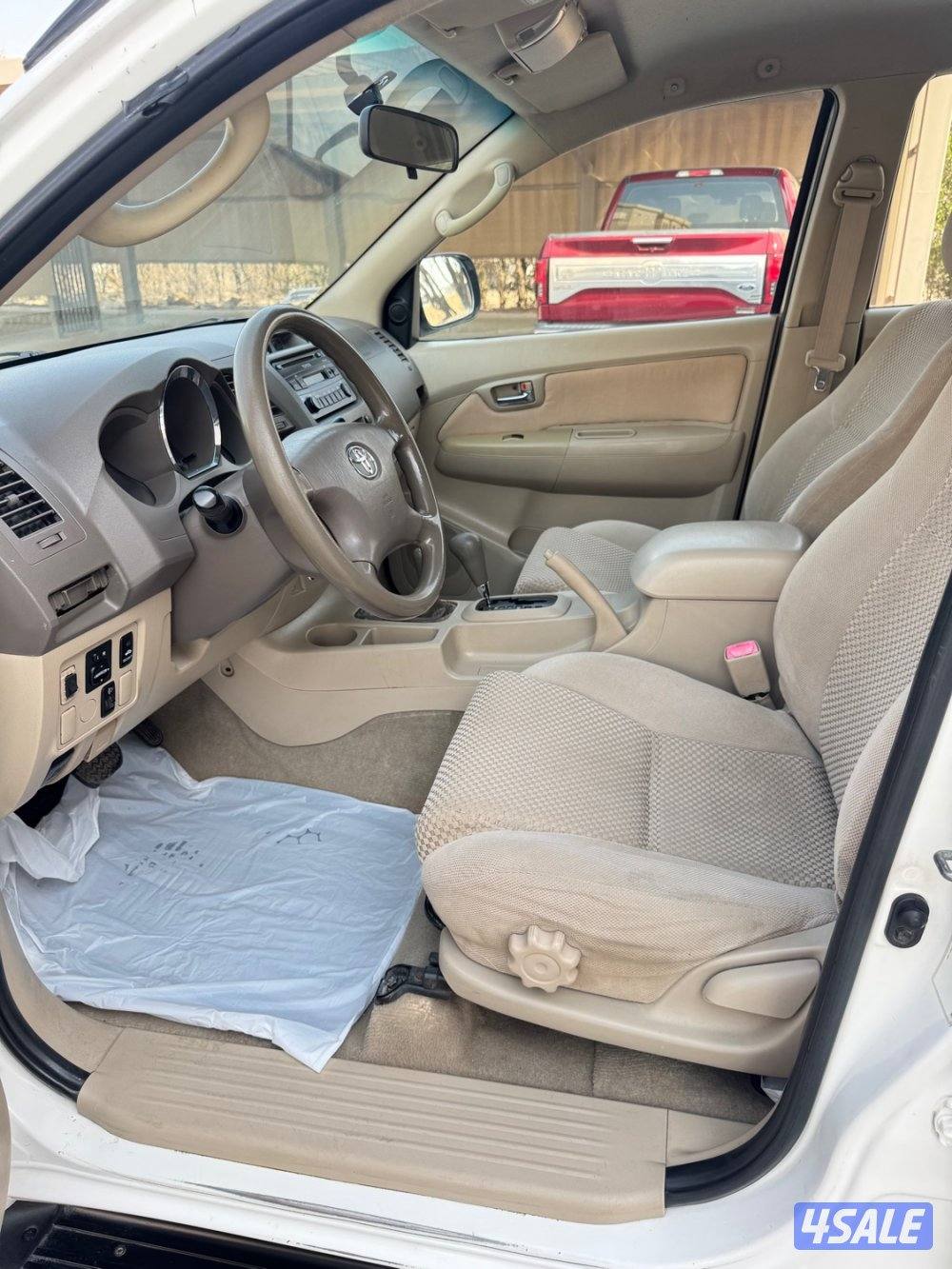 للبيع فورتنر 4 سلندر دبل قير شرط الفحص3