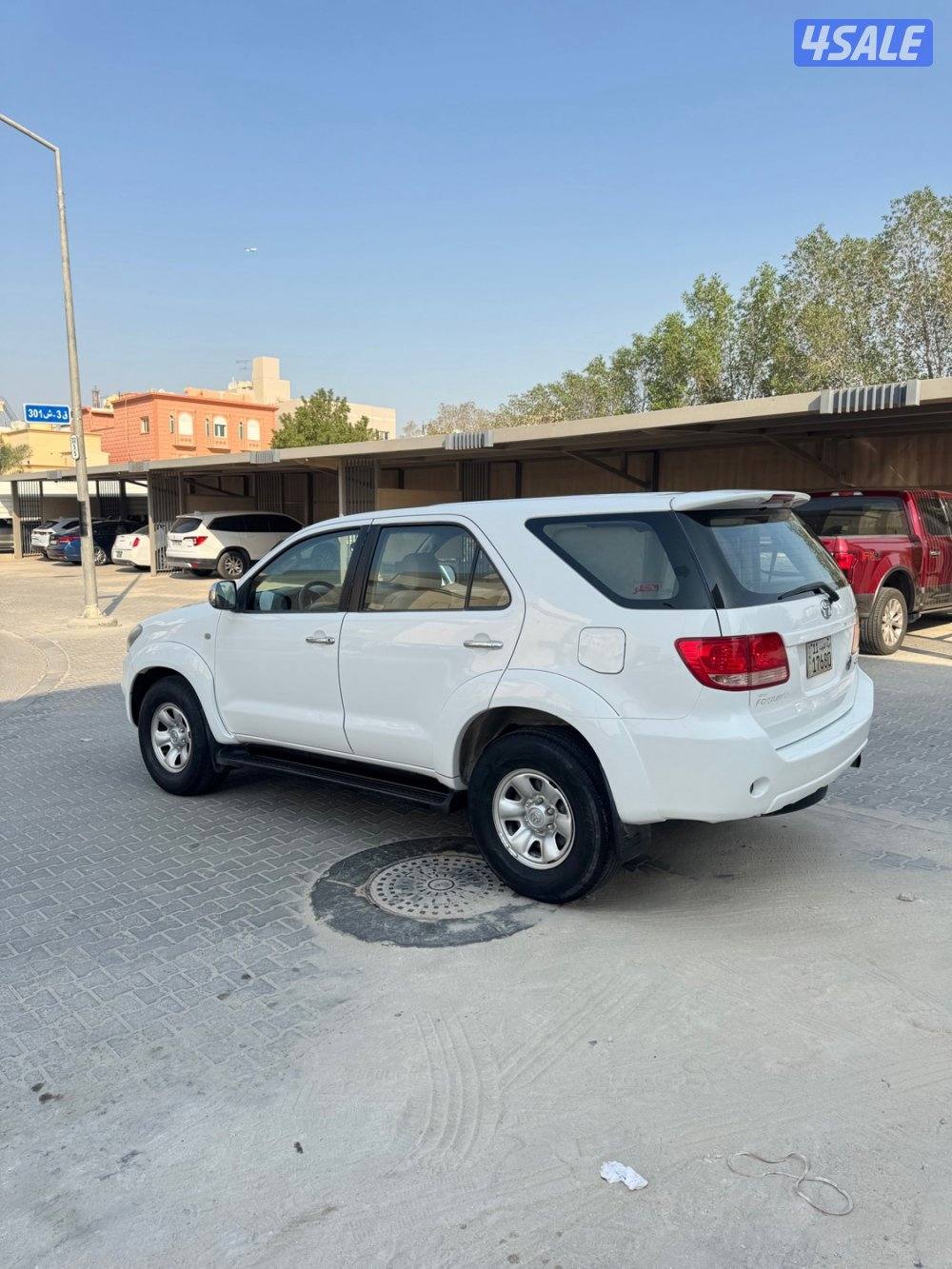 للبيع فورتنر 4 سلندر دبل قير شرط الفحص7