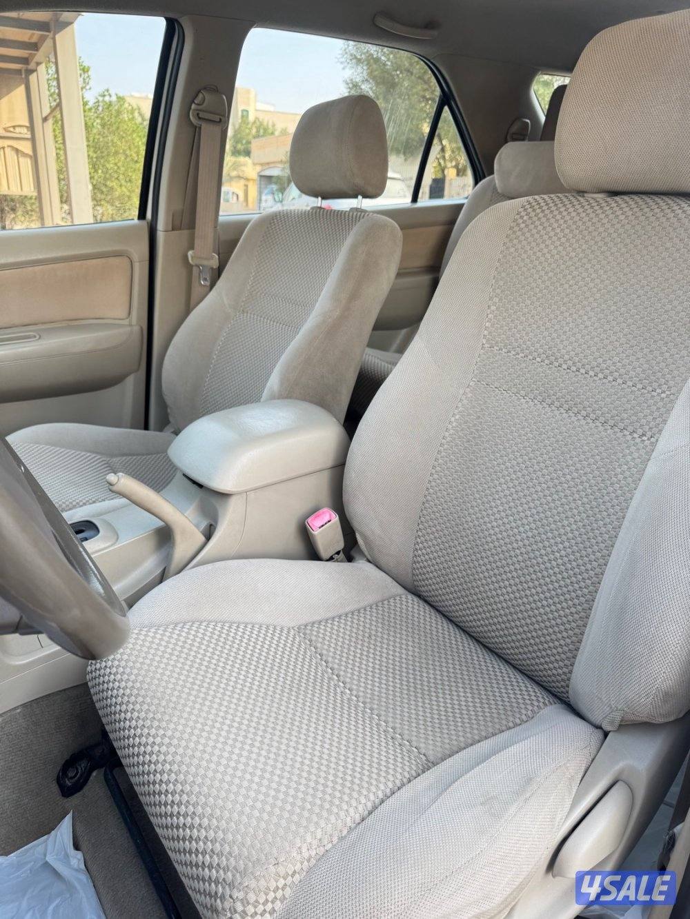 للبيع فورتنر 4 سلندر دبل قير شرط الفحص8