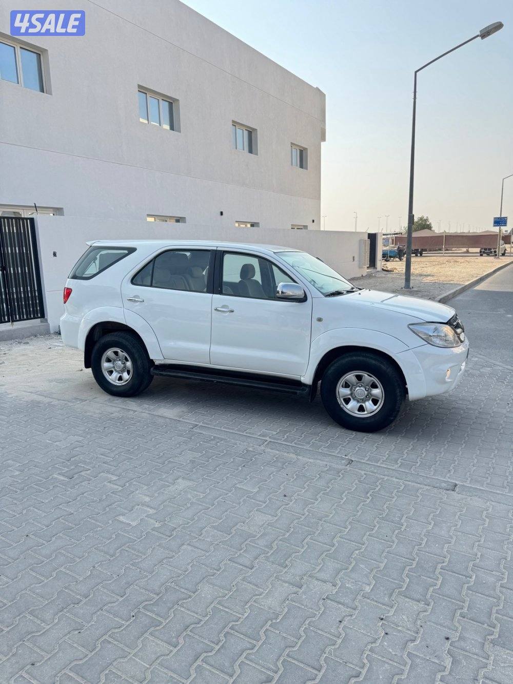 للبيع فورتنر 4 سلندر دبل قير شرط الفحص12