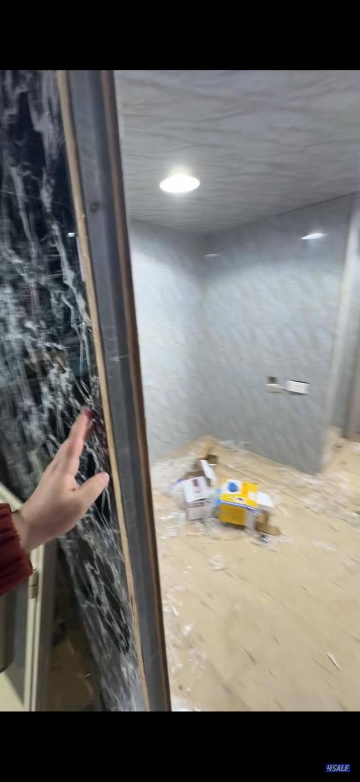 للبيع شاليه مكون من غرفه بطبخ وحمام مع سخان وادرام مع المظخه6