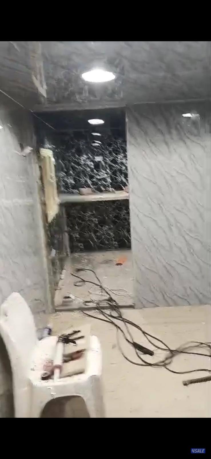 للبيع شاليه مكون من غرفه بطبخ وحمام مع سخان وادرام مع المظخه8