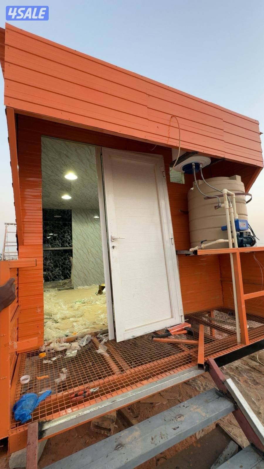 للبيع شاليه مكون من غرفه بطبخ وحمام مع سخان وادرام مع المظخه15