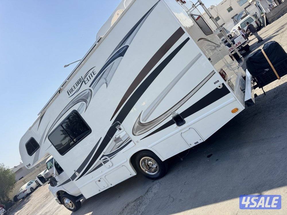 للبيع كرفان 24 قدم class c موديل201411