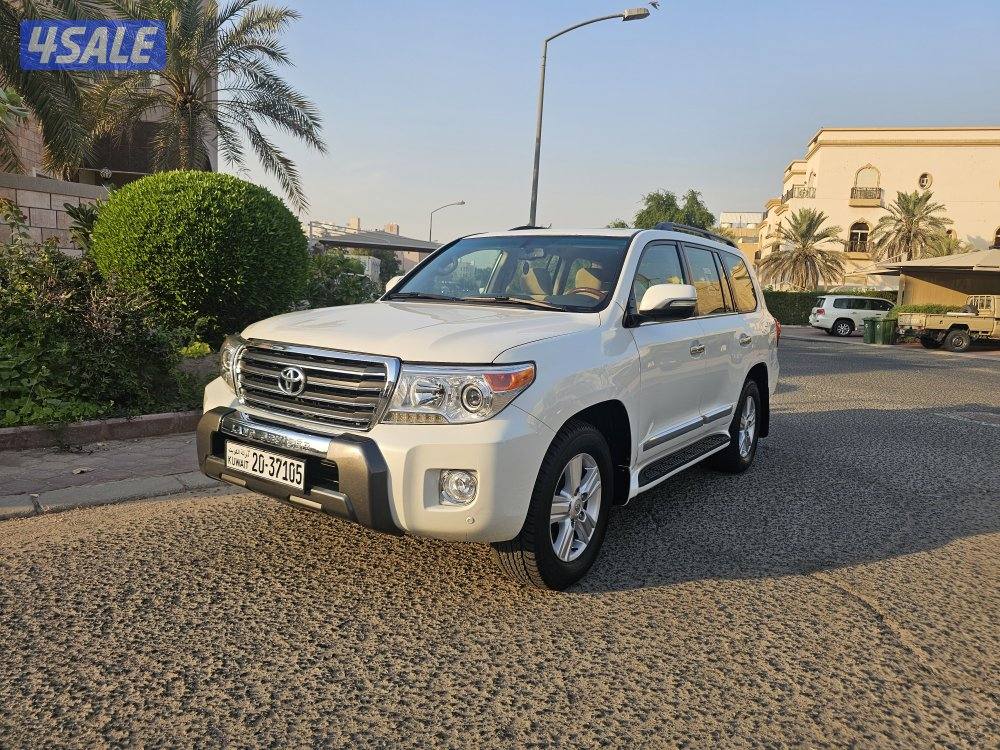 جيب تويوتا لاندكروز GXR الساير ٨ سلندر صبغ الوكالة0