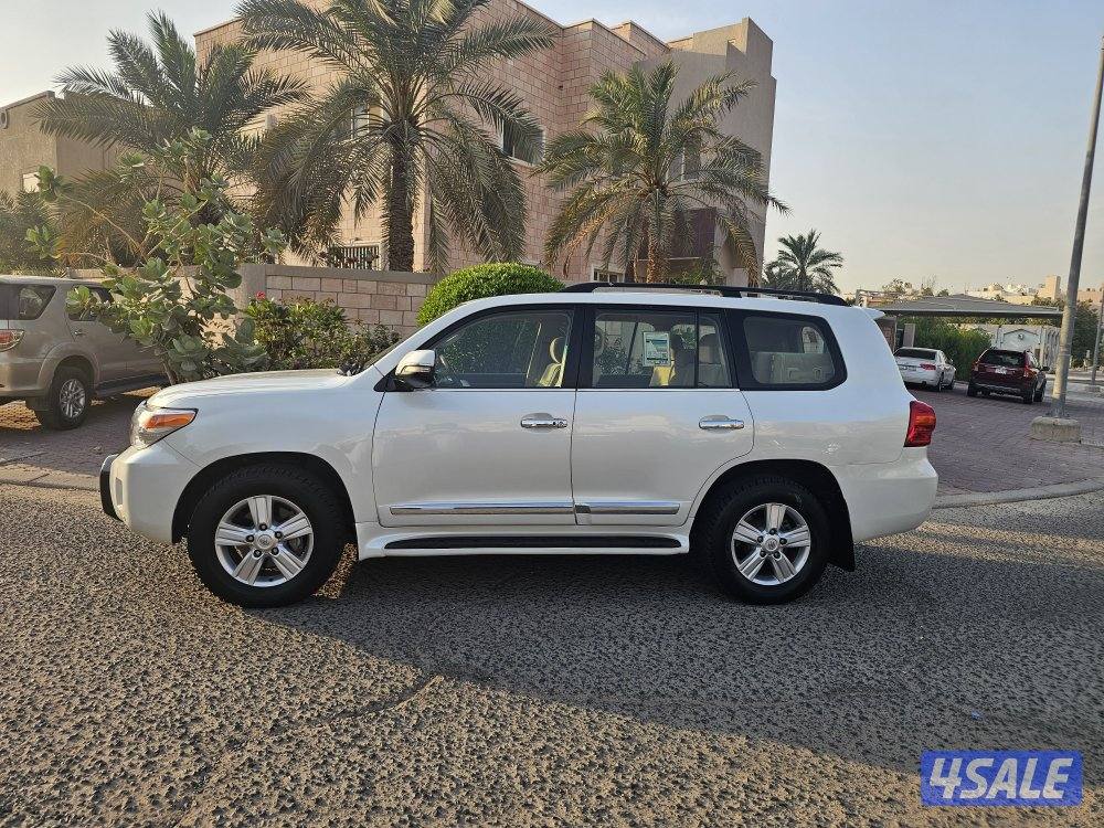 جيب تويوتا لاندكروز GXR الساير ٨ سلندر صبغ الوكالة2