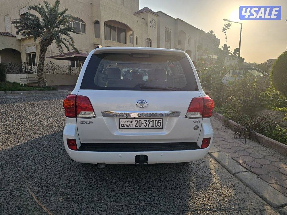 جيب تويوتا لاندكروز GXR الساير ٨ سلندر صبغ الوكالة4