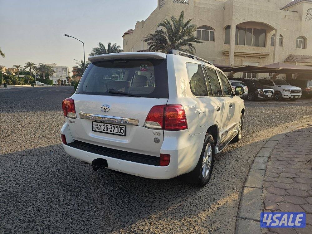 جيب تويوتا لاندكروز GXR الساير ٨ سلندر صبغ الوكالة5