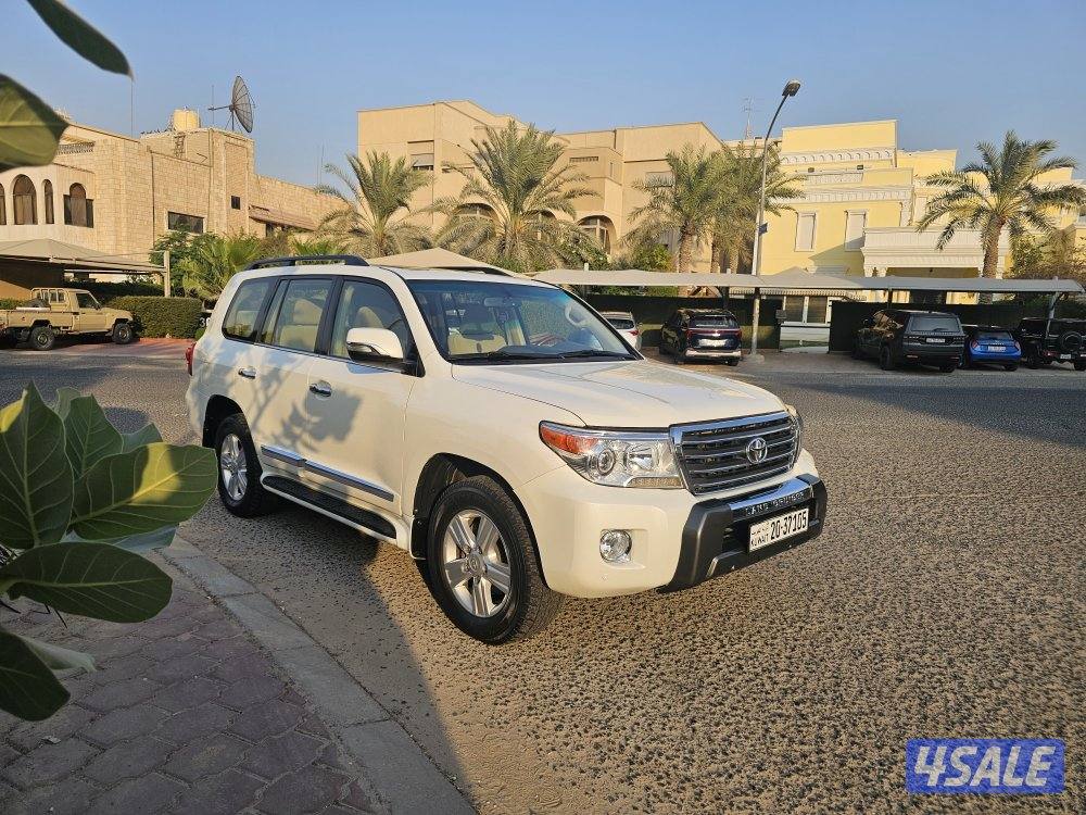 جيب تويوتا لاندكروز GXR الساير ٨ سلندر صبغ الوكالة6