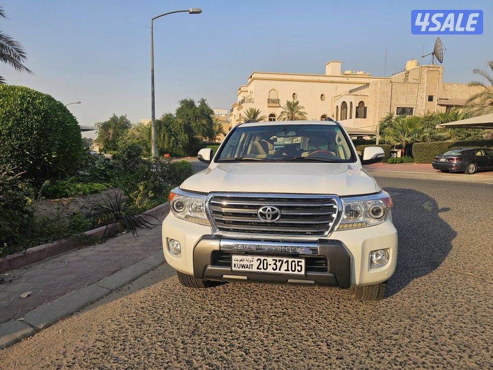 جيب تويوتا لاندكروز GXR الساير ٨ سلندر صبغ الوكالة7