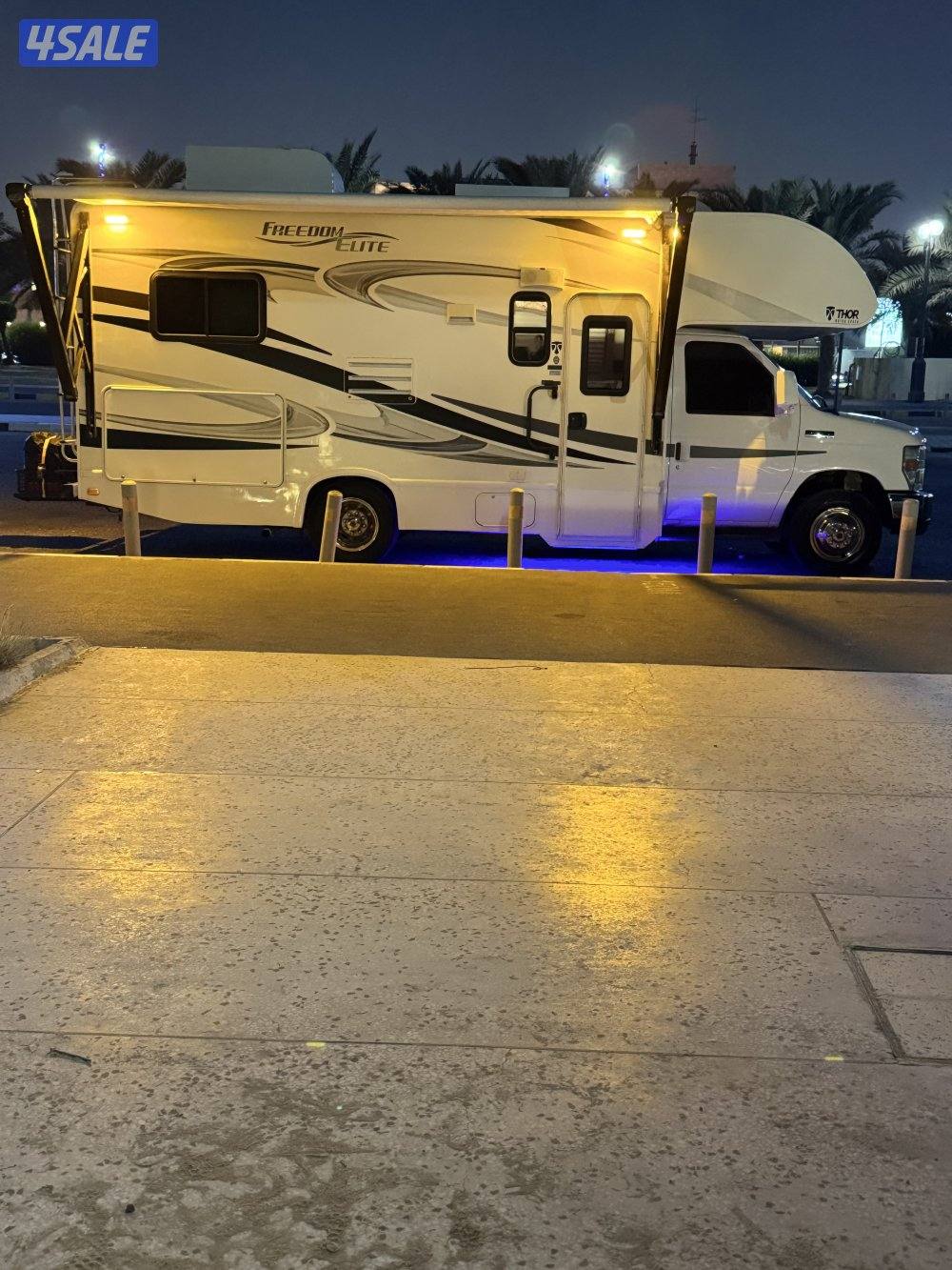 للبيع كرفان 24 قدم class c موديل201412