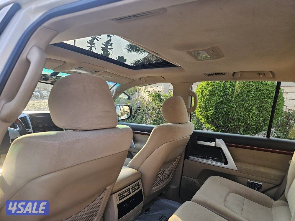 جيب تويوتا لاندكروز GXR الساير ٨ سلندر صبغ الوكالة9