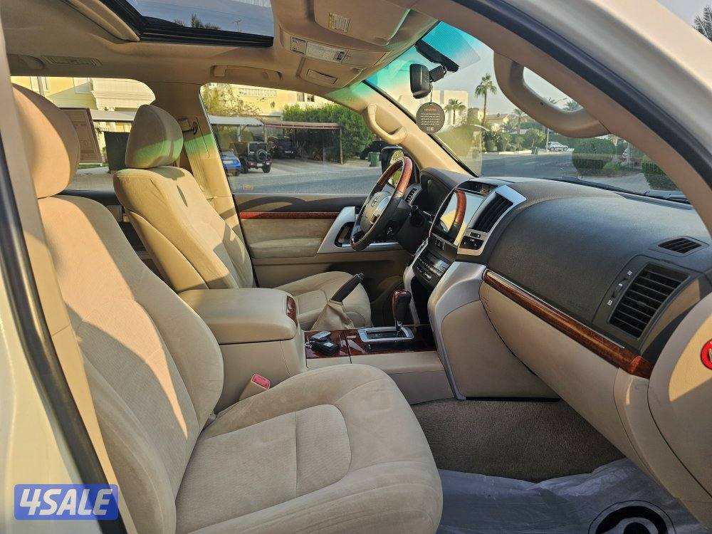 جيب تويوتا لاندكروز GXR الساير ٨ سلندر صبغ الوكالة11