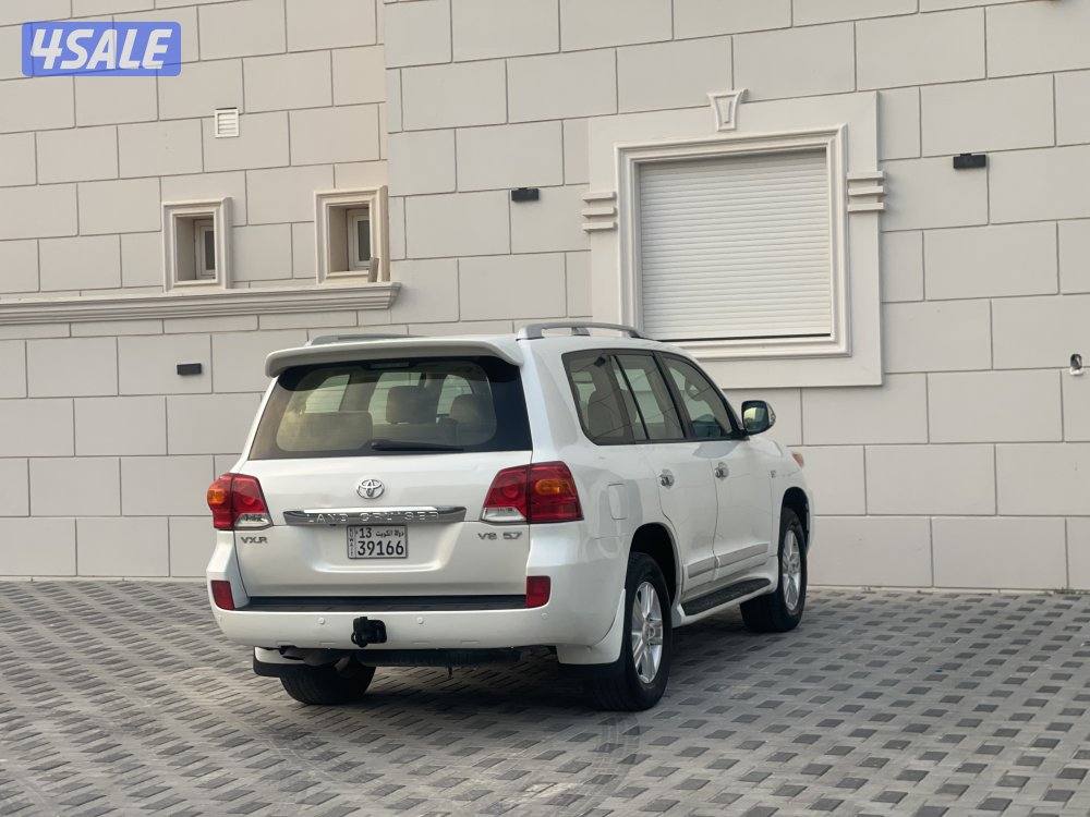 لاند فكسار 20123