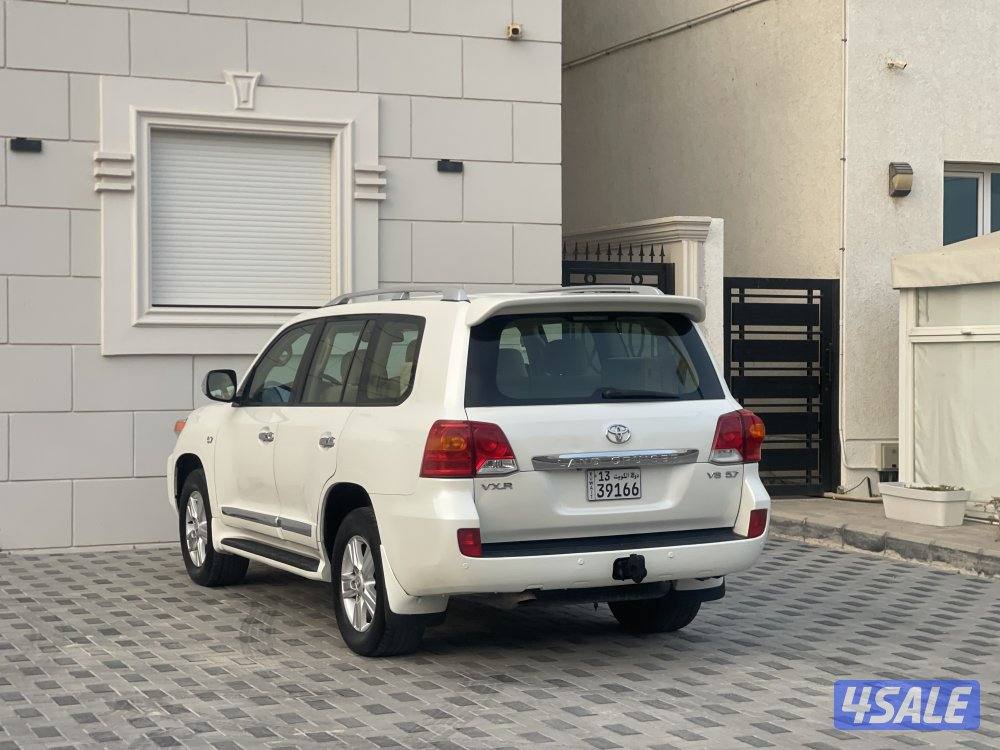 لاند فكسار 20124