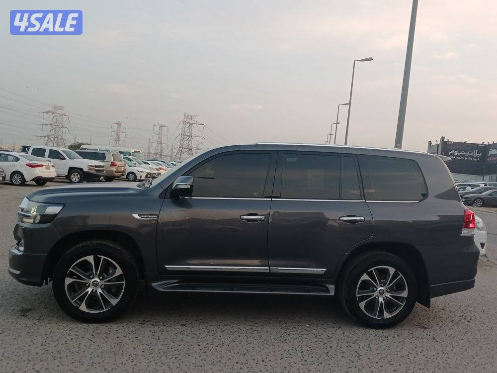 لاند كروزر GXR تورنق جلد موديل 2020 الساير3