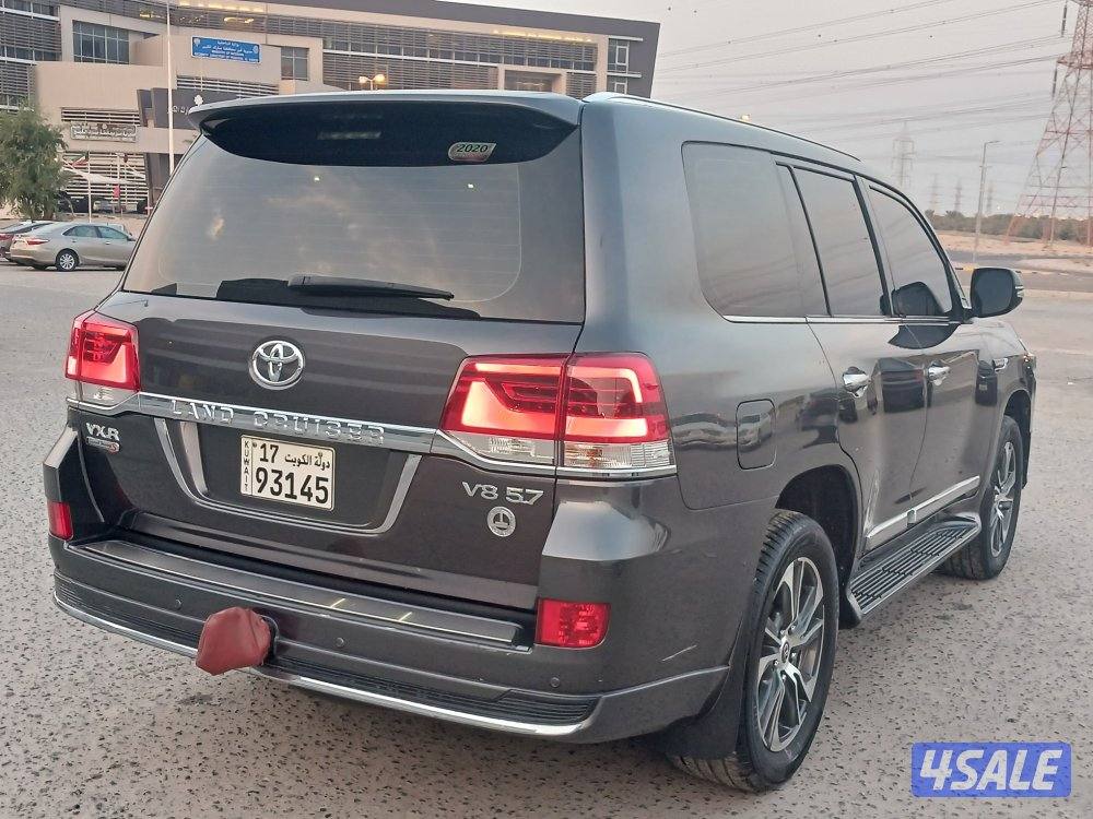 لاند كروزر GXR تورنق جلد موديل 2020 الساير4