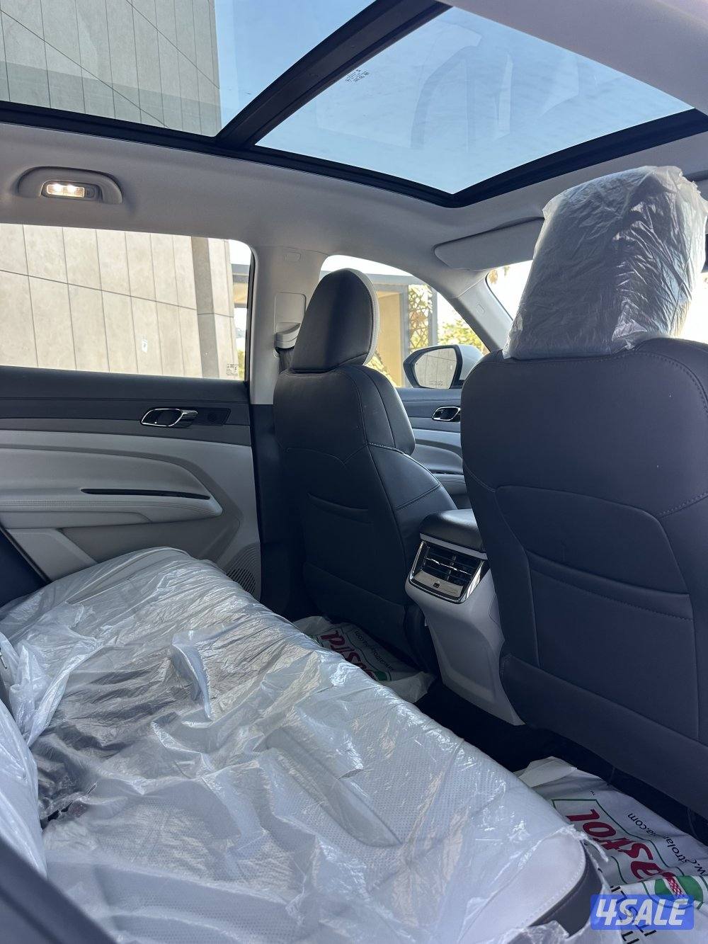 للبيع فورد تيريتوري موديل 2023 وكالة الغانم بحاله ممتازه12