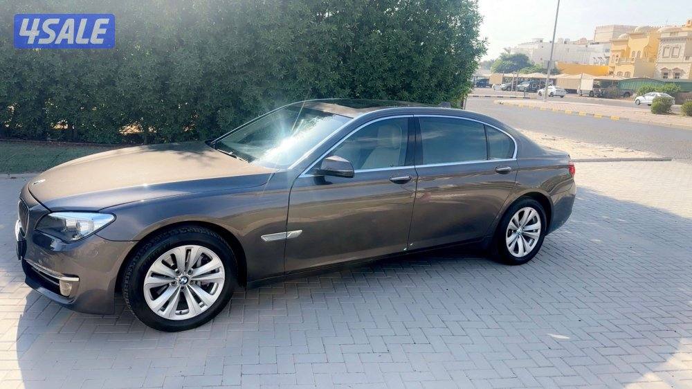 BMW٧٣٠ صبغ الوكاله عدا قطعتين ماشي ١٥٠1