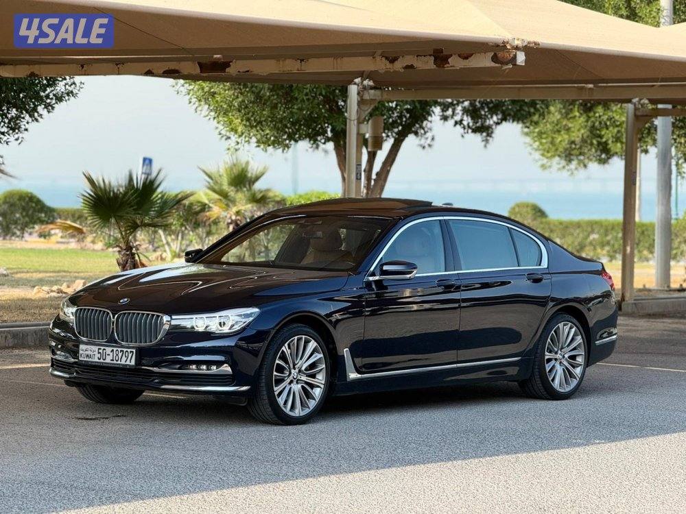 للبيع : بي ام دبليو 740Li موديل : 2018 عداد : 100 الف0