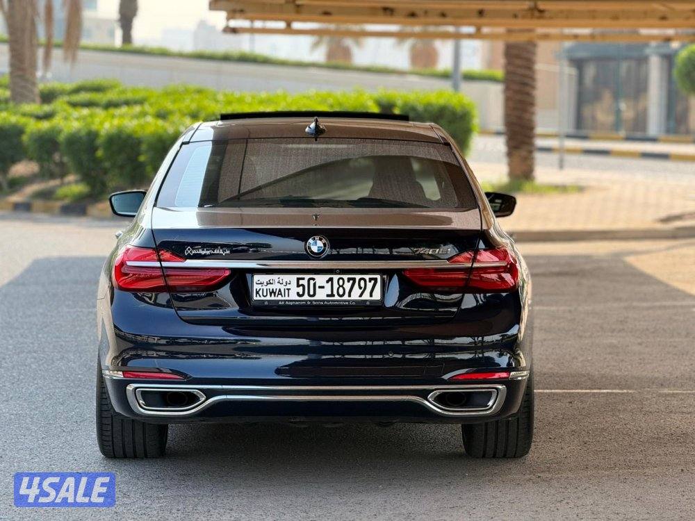 للبيع : بي ام دبليو 740Li موديل : 2018 عداد : 100 الف3