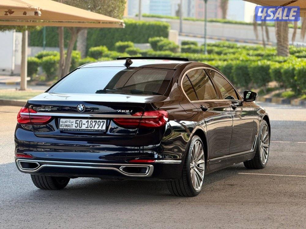للبيع : بي ام دبليو 740Li موديل : 2018 عداد : 100 الف6