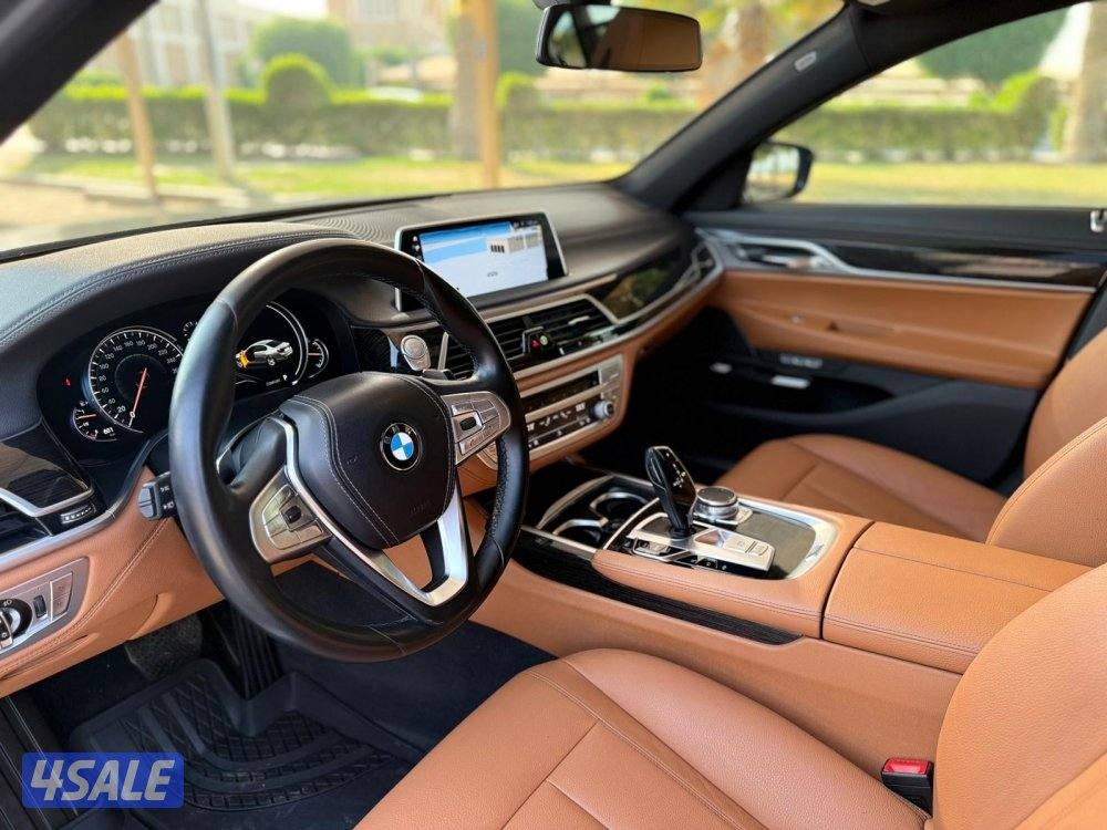 للبيع : بي ام دبليو 740Li موديل : 2018 عداد : 100 الف7