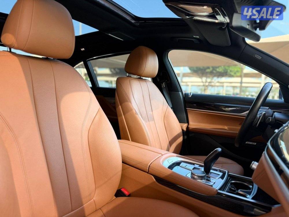 للبيع : بي ام دبليو 740Li موديل : 2018 عداد : 100 الف8