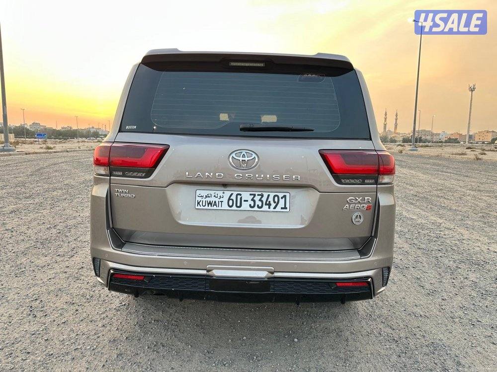 لاندكروزر GXR توين تيربو Aero S8