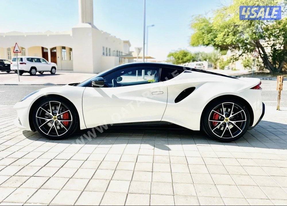 للبييع لوتيس اميرا وكالة قطر االموتر موجود في قطر وشرط الفحص0