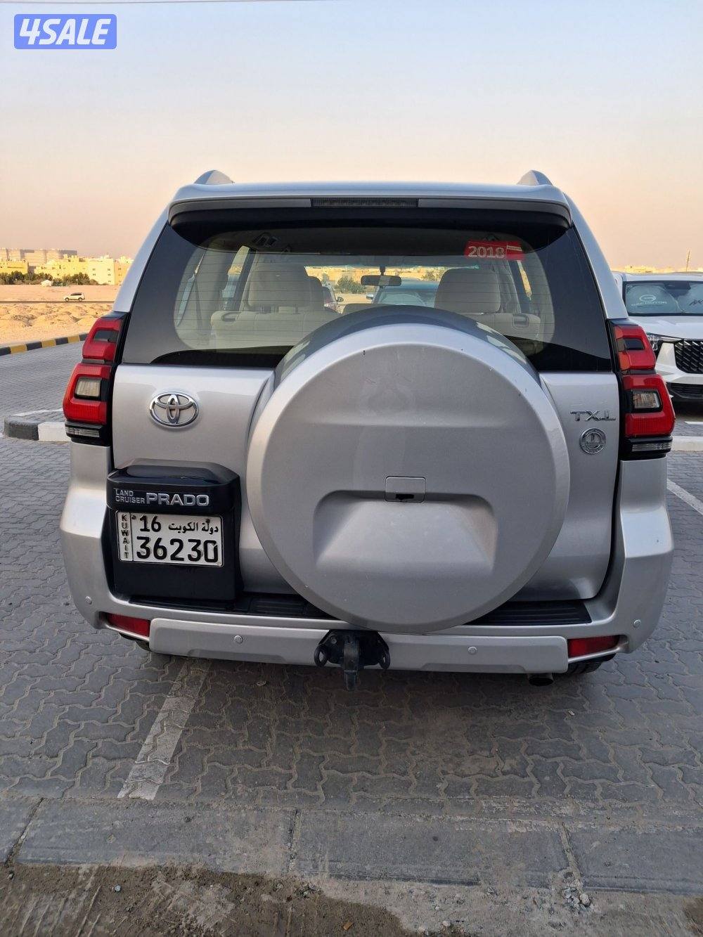 برادو موديل ٢٠١٨ اللون سيلفر شرط الفحص عداد ٢٩٠ الف  الساير5