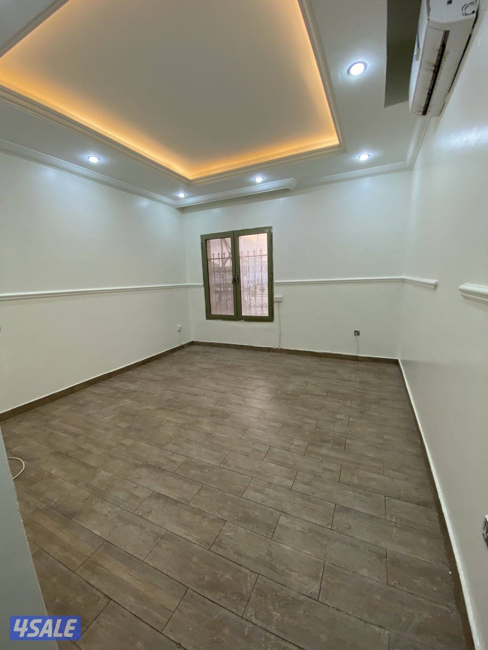للايجار جزء من بيت حكومي بصباح الاحمد دورين وربع13