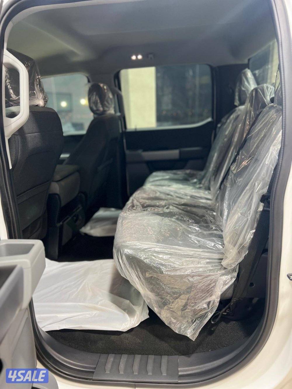 وانيت فورد F150 موديل 2023 ماشي 11 الف وارد امريكا بحالة الوكالة8