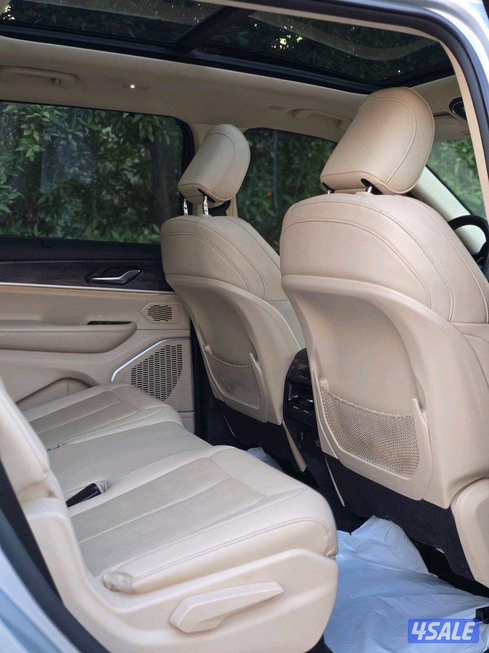 جراند شيروكي 2022 عداد 68 ألف بحالة ممتازة9