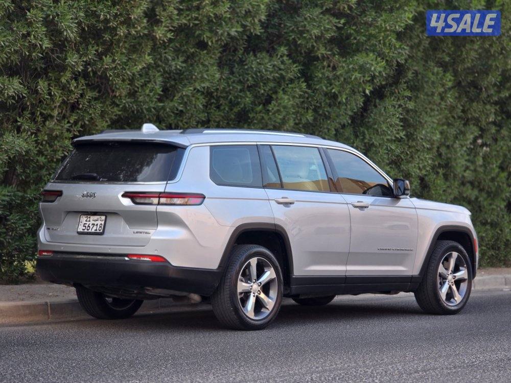 جراند شيروكي 2022 عداد 68 ألف بحالة ممتازة8