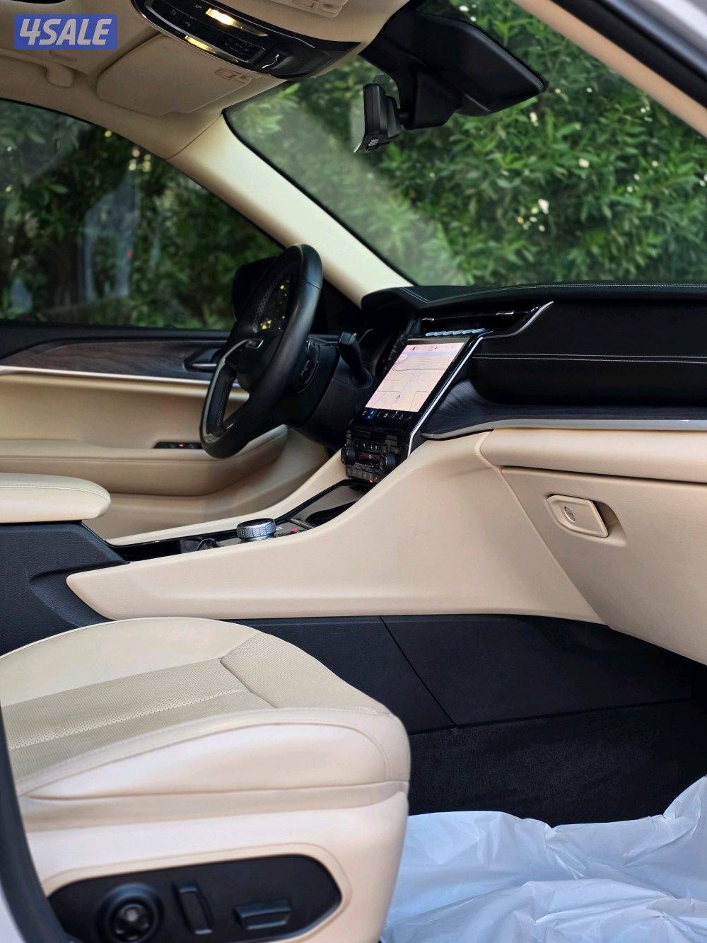 جراند شيروكي 2022 عداد 68 ألف بحالة ممتازة10