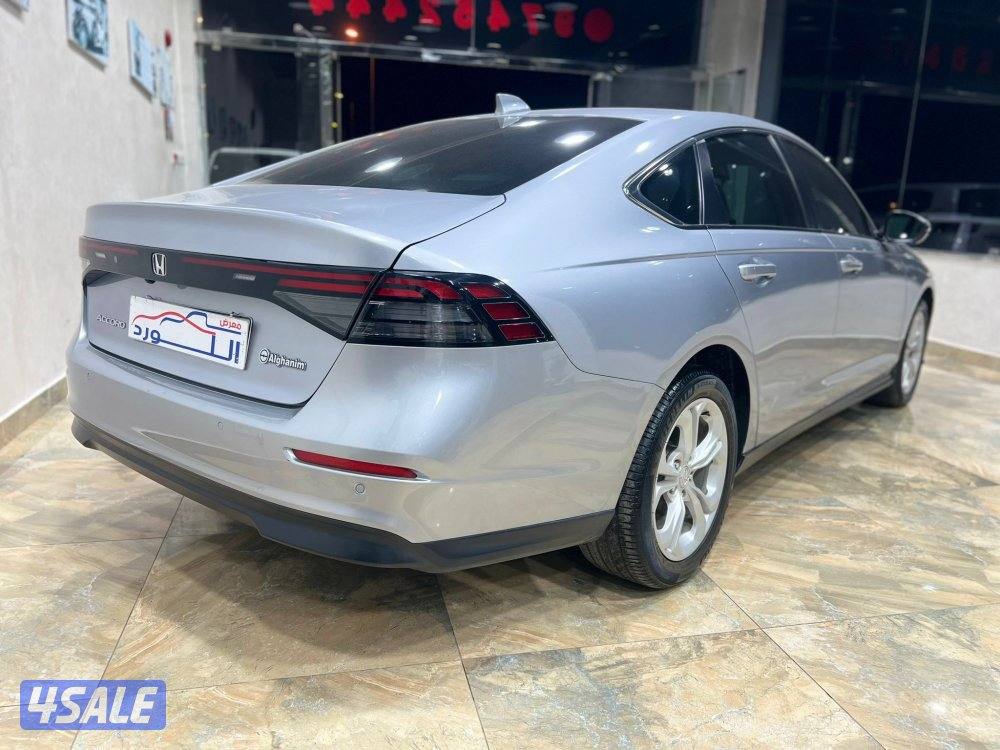 هوندا اكورد موديل 2023 ماشي 32 الف صبغ الوكالة تحت الكفالة سيرفس مجاني3