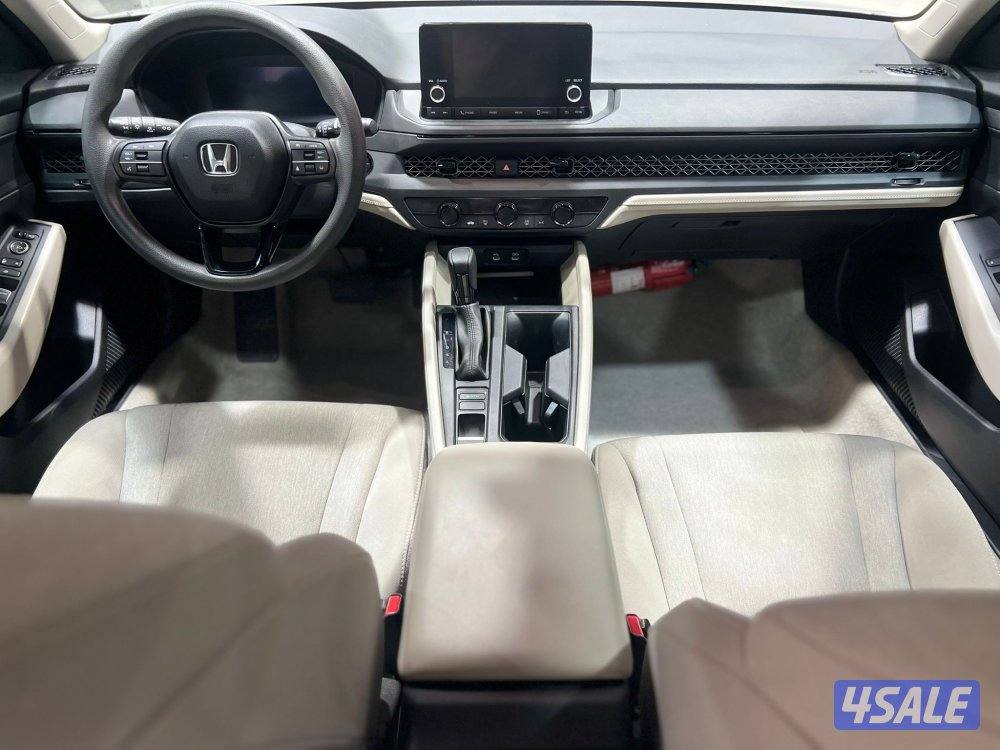 هوندا اكورد موديل 2023 ماشي 32 الف صبغ الوكالة تحت الكفالة سيرفس مجاني7