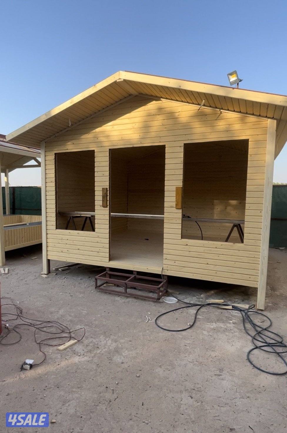 للبيع كوخ ثابت خشب 4*42