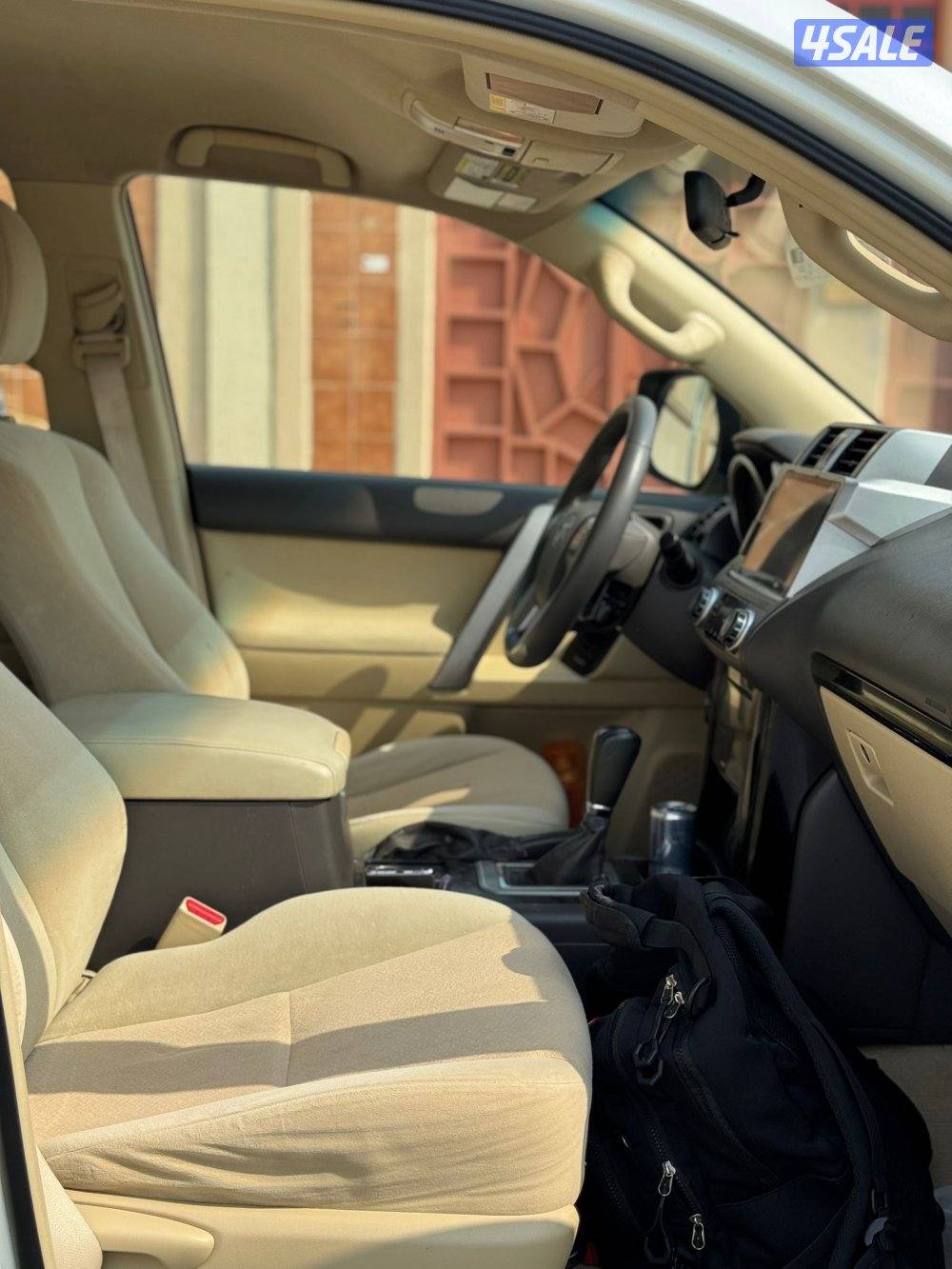 برادو TX.L 2017شرط الفحص كامل مواصفات ما عدا الفتحه5