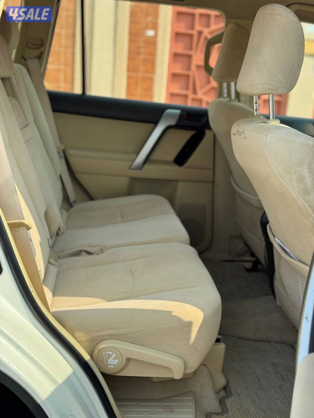 برادو TX.L 2017شرط الفحص كامل مواصفات ما عدا الفتحه6