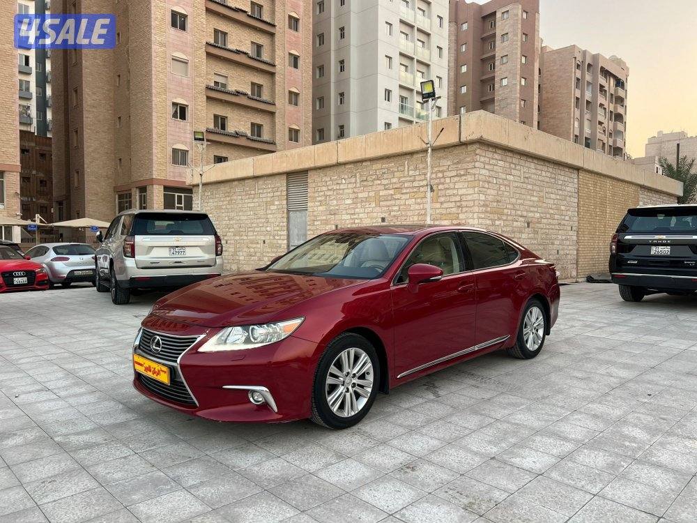 لكزس 2015/ES350 ماشي 130 الف بحالة الوكاله كامل المواصفات شرط الفحص0