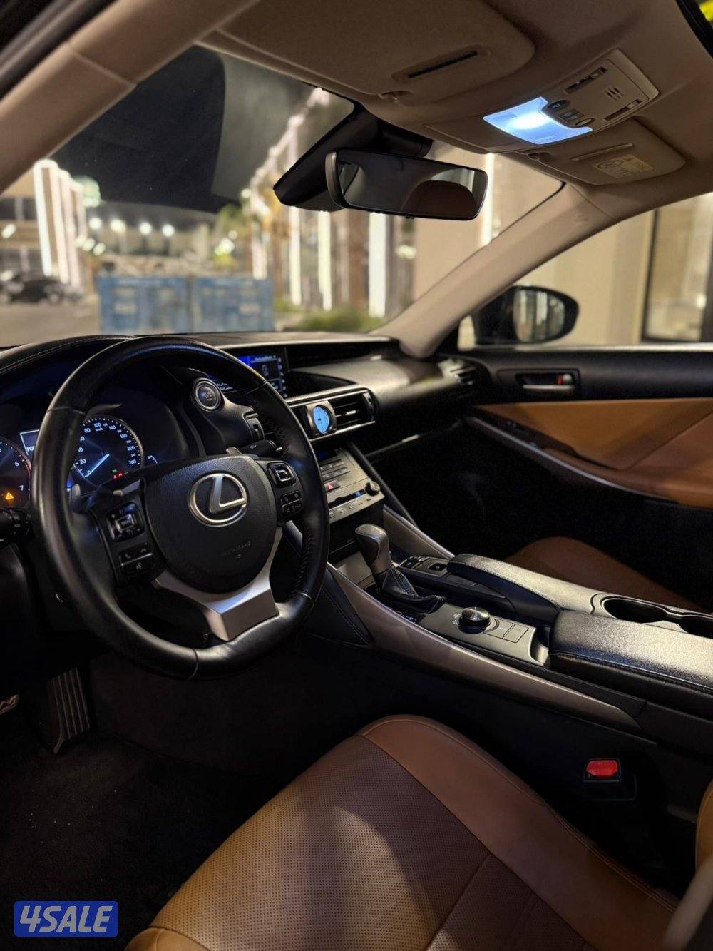 لكزس 2018 بحاله الوكاله4