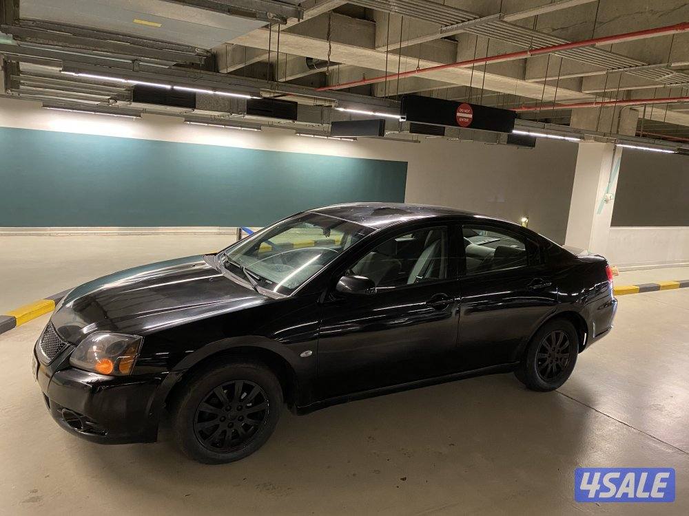 للبيع جالانت ( 4 سلندر ) شرط الفحص السيارة نظيفة بس تحتاج0