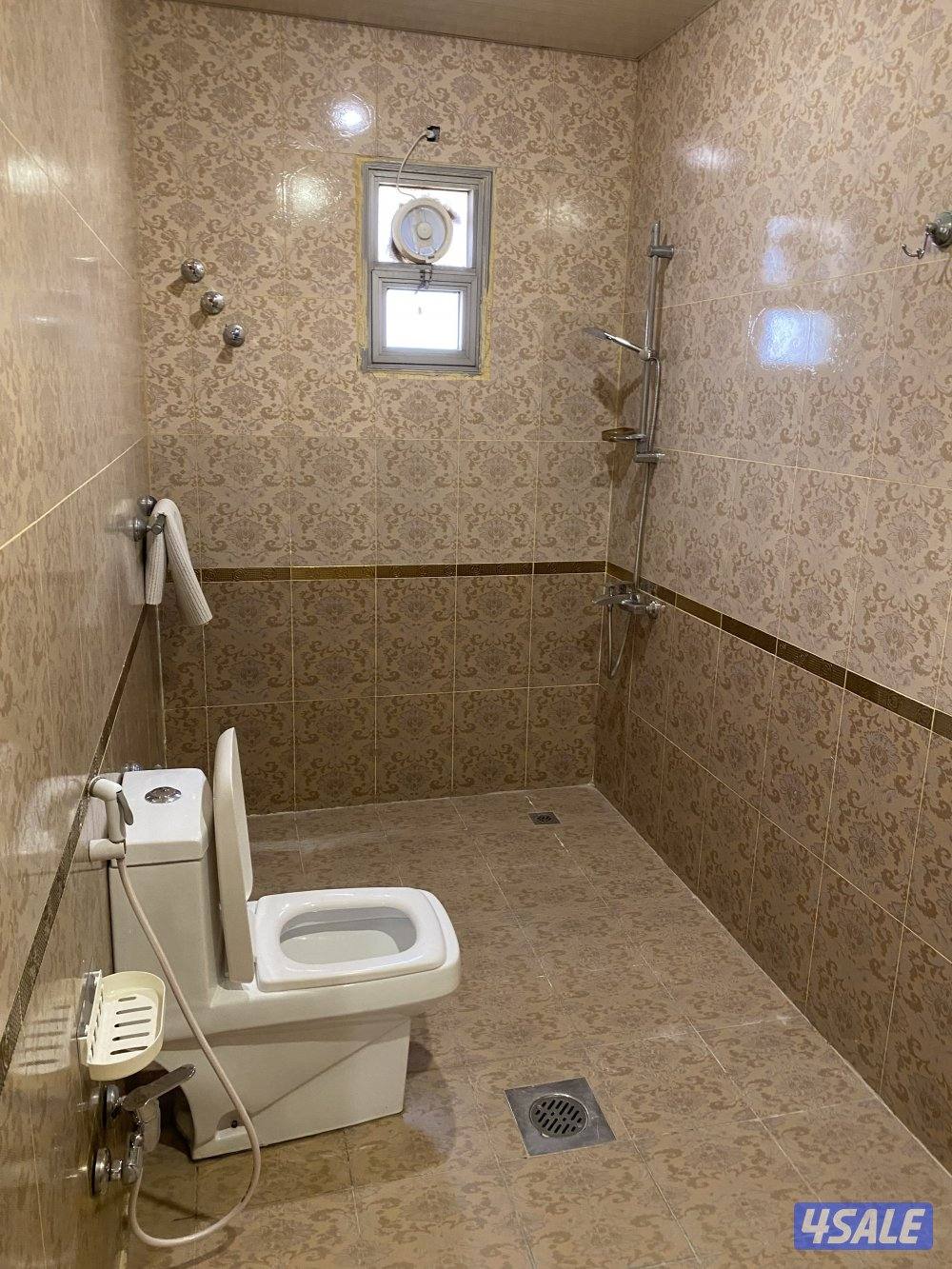 بالقيروان شقه كبيره  ٣ غرفه  وغرفه صغيره و ٣ حمامات ومطبخ14