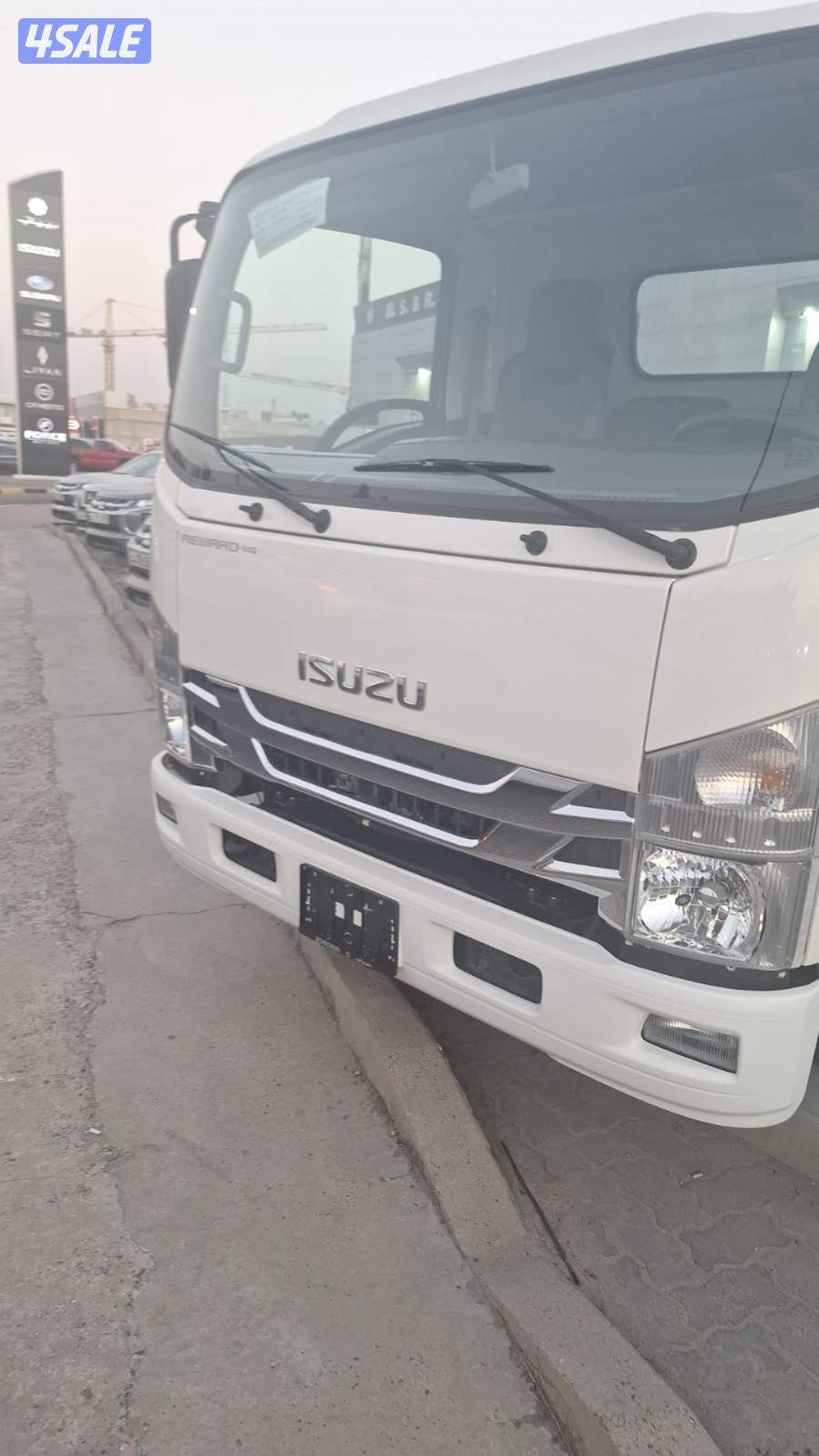 للبيع هاف لوري موديل ٢٠٢٤1